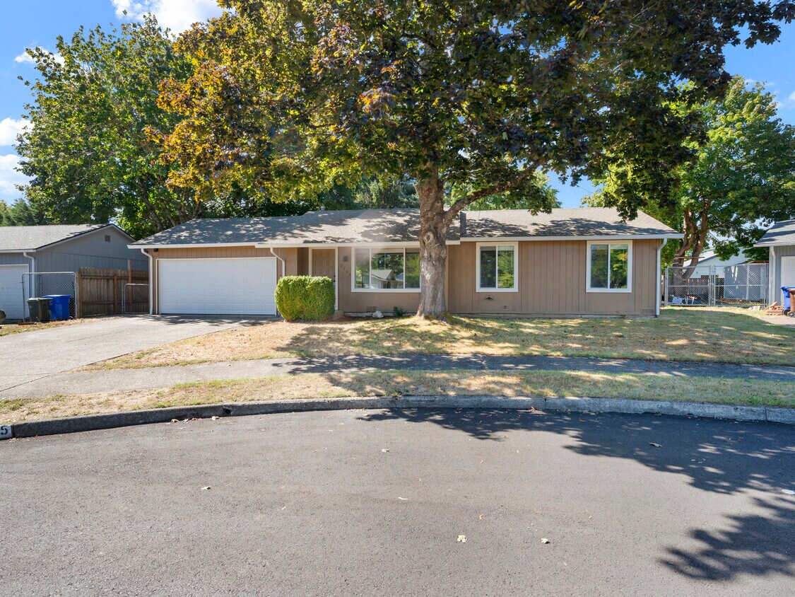 2495 NE Juniper Ave, Gresham, OR 97030 House Rental in Gresham, OR