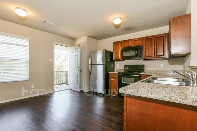 Building Photo - 934 Pinehurst Loop