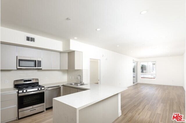 Foto del edificio - 4909 Rosewood Ave