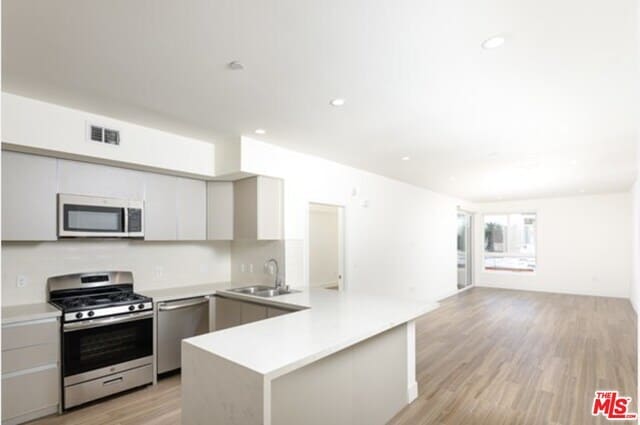 Building Photo - 4909 Rosewood Ave