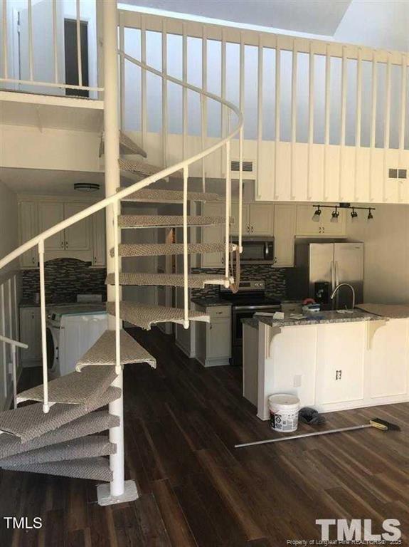 Foto del edificio - 3083 Huntleigh Dr