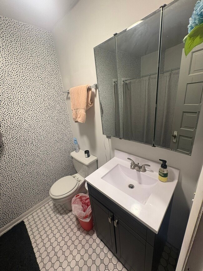 Foto del edificio - 3720 N Sheffield Ave