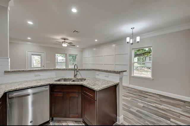 Foto del edificio - 1707 Ash Crescent St