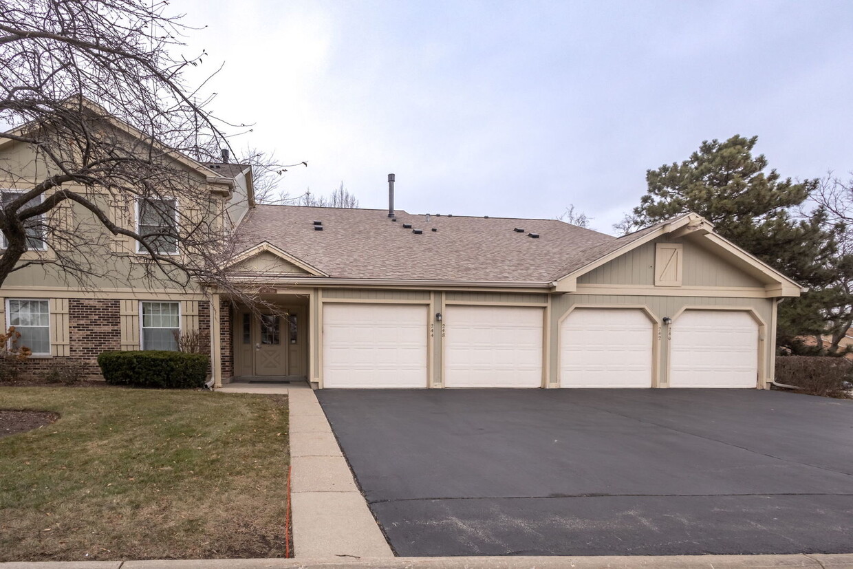 Foto principal - 246 Thornapple Ct