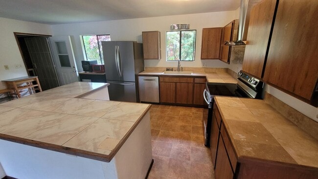 Building Photo - 15-1876 19th Ave