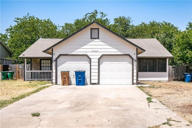 Building Photo - 12407 Tree Line Dr