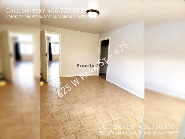 Building Photo - Large one bedroom apartment with off stree...