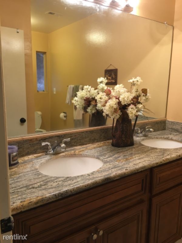 Foto del edificio - 429 S Alhambra Ave