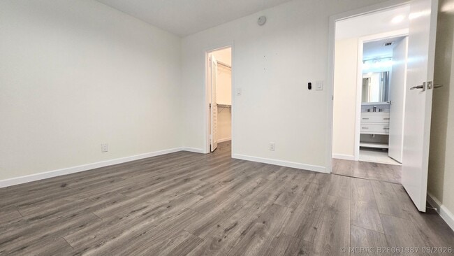Building Photo - 3100 W Rolling Hills Cir