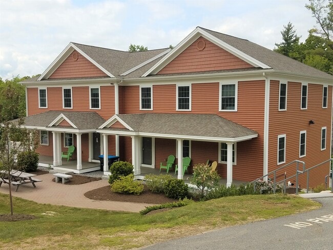 Building Photo - 42 Cottage Ln