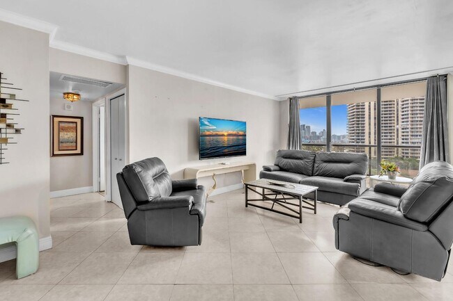 Foto del edificio - 19667 Turnberry Way