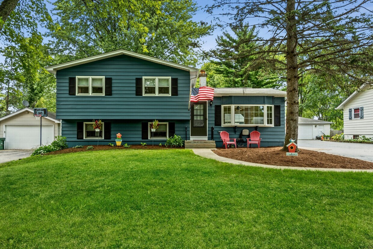 33293 Algonquin Dr, Grayslake, IL 60030 House for Rent in Grayslake