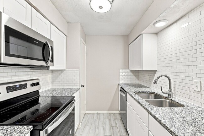 Building Photo - 4BR/2.0BA Single Family - Garland