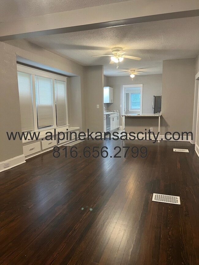 Foto del edificio - Updated Bungalow in Center District! Section 8 OK.