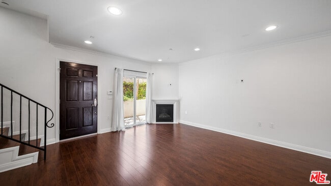 Building Photo - 1529 S Beverly Dr