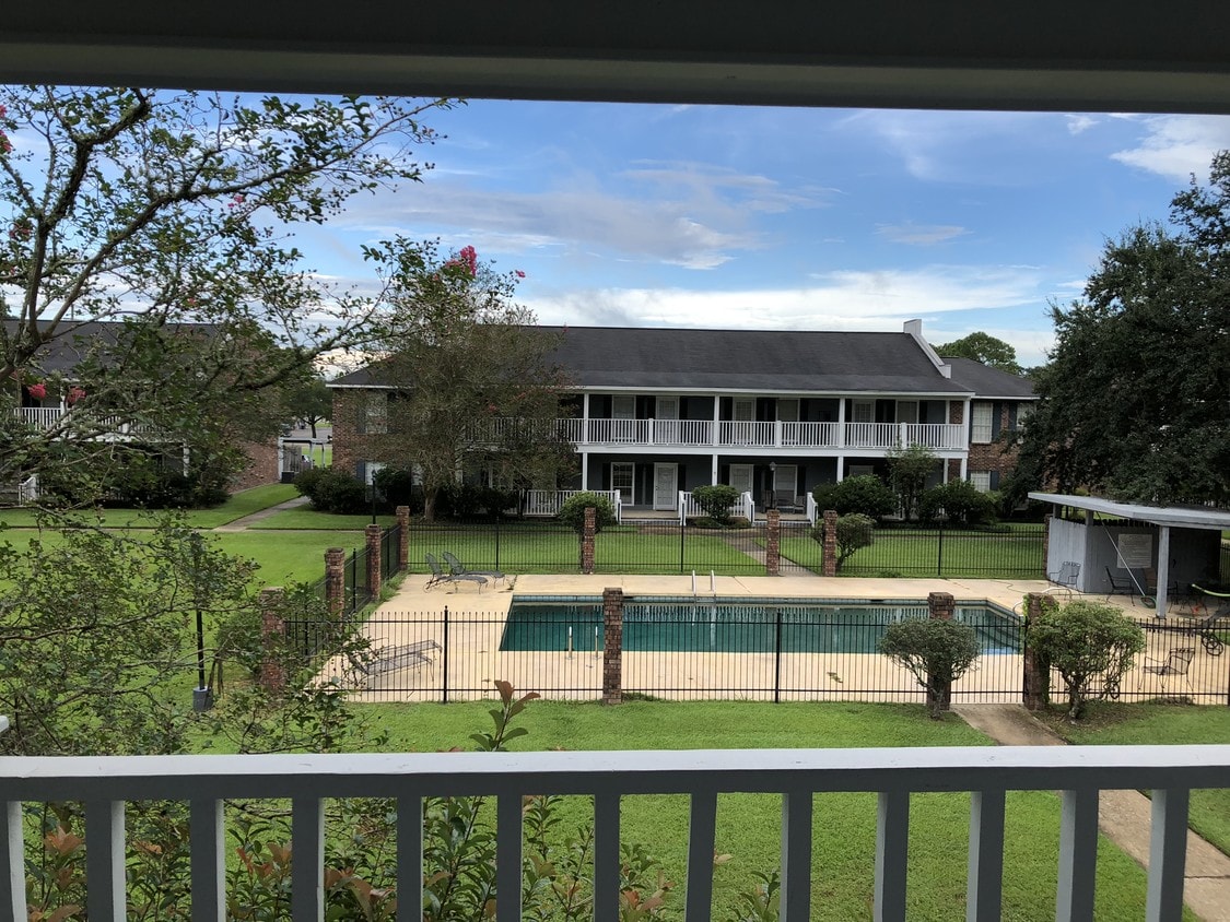 12324 S Harrells Ferry Rd, Baton Rouge, LA 70816 Townhome Rentals in