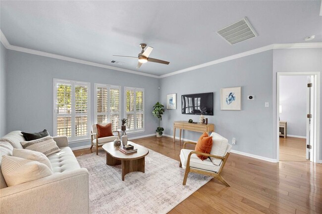 Building Photo - 6704 Menchaca Rd