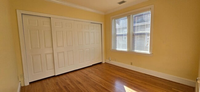 Building Photo - 4969 Pernod Ave