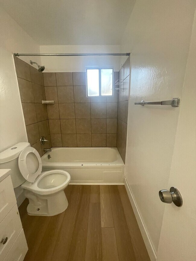 Foto del edificio - 1158-1158 Franzel Rd