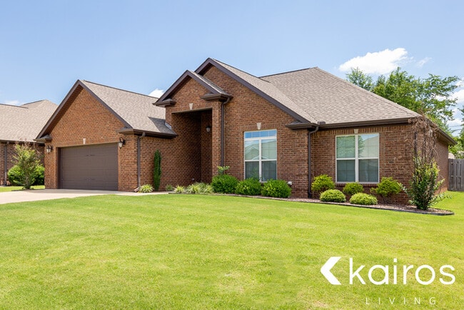 Building Photo - 246 Camelot Way