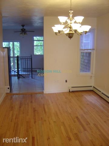 Building Photo - 806 Parker St