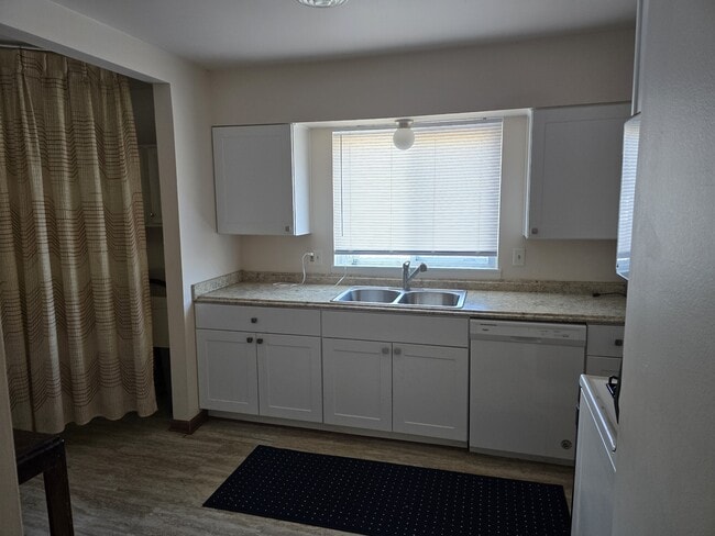 Foto del edificio - 23065 Cayuga Ave