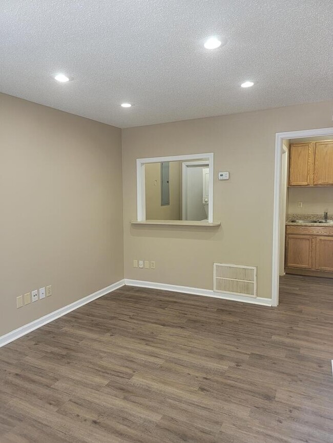 Foto del edificio - 1063 Fairfield St