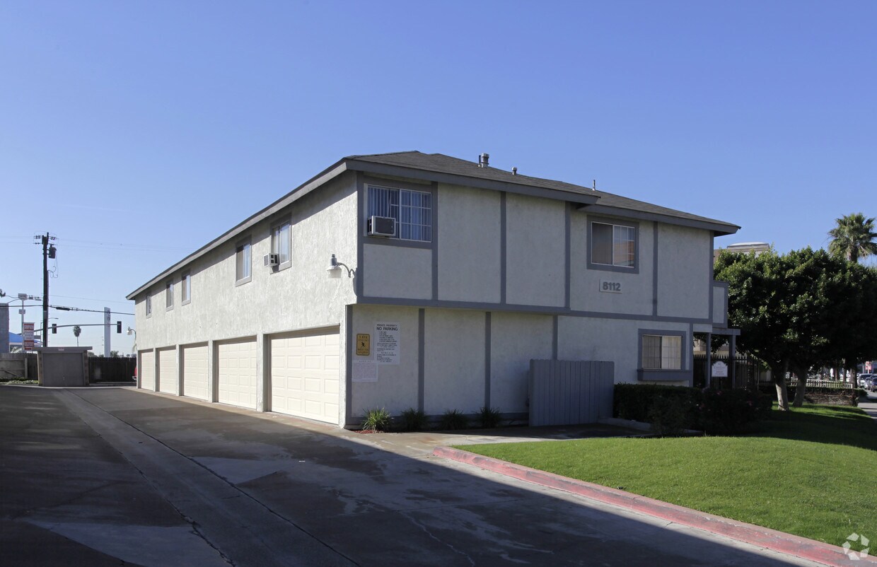 Vista trasera - Cedar Grove Apartments
