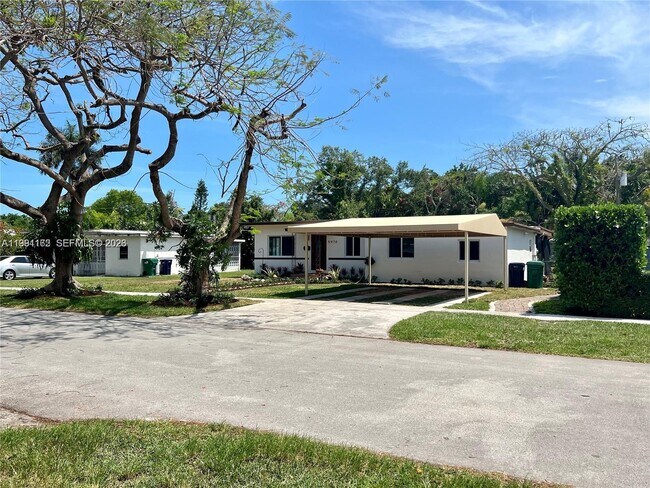 Foto del edificio - 5970 SW 46th St