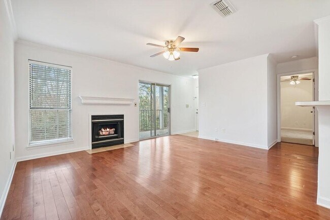 Building Photo - 527 Granville Ct