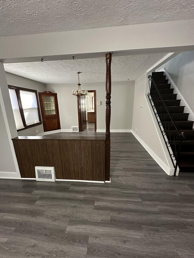 Building Photo - 1082 Hillstone Rd