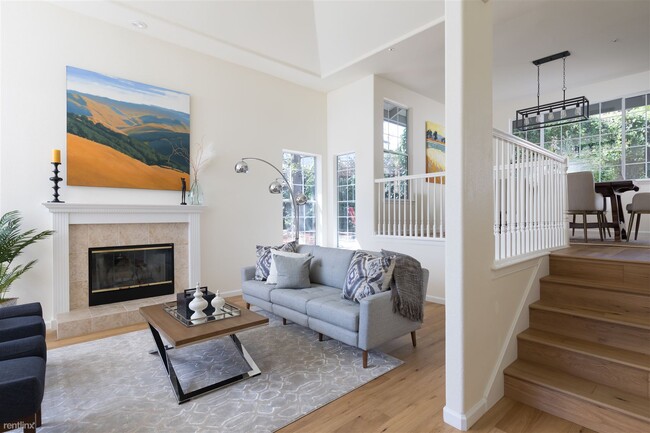 Foto del edificio - 5 br, 3 bath House - 11 Red Oak Court