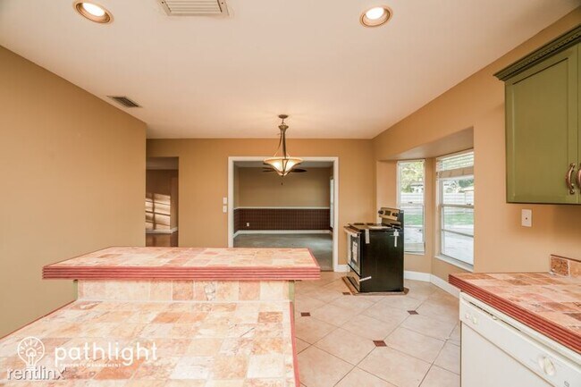 Foto del edificio - 2 br, 2 bath House - 1304 71st Street Nort...