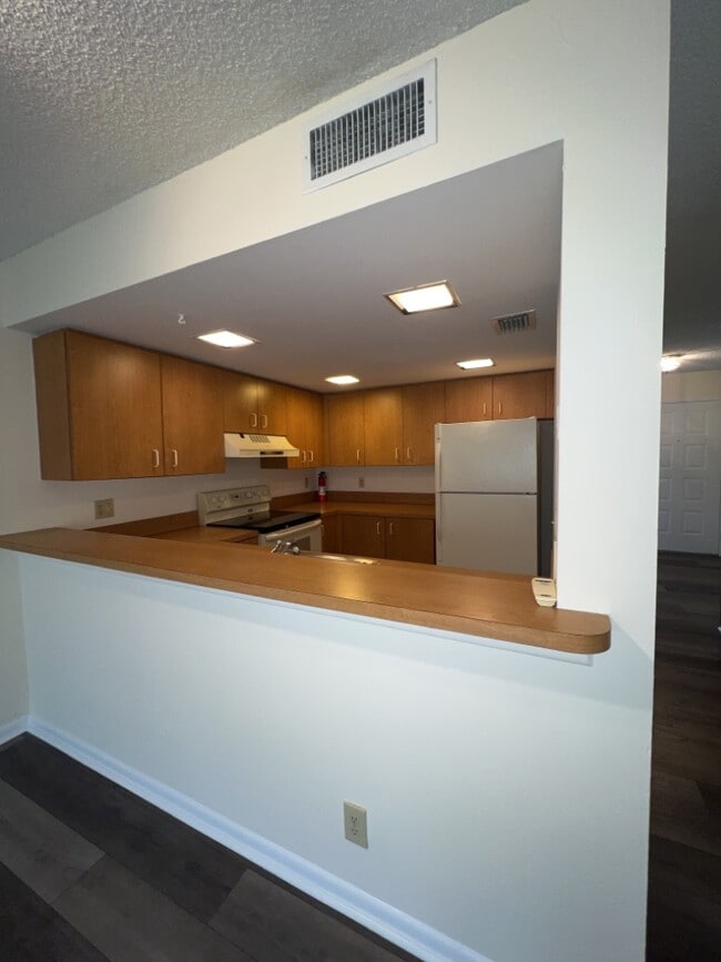KITCHEN - 4331 SW 70th Ter