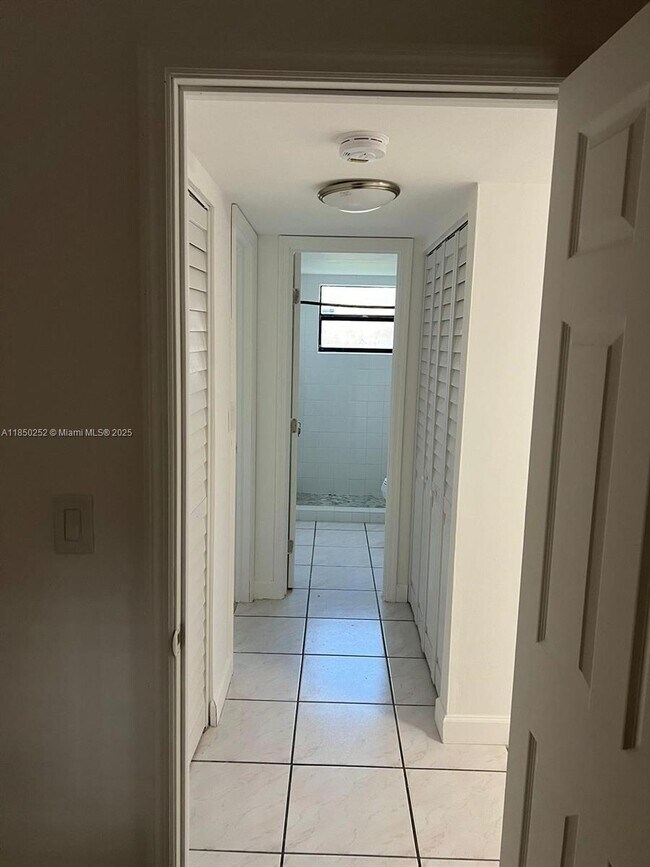 Foto del edificio - 3199 Foxcroft Rd