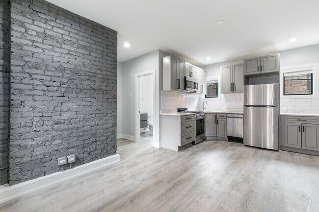 Foto del edificio - 7740 N Eastlake Ter