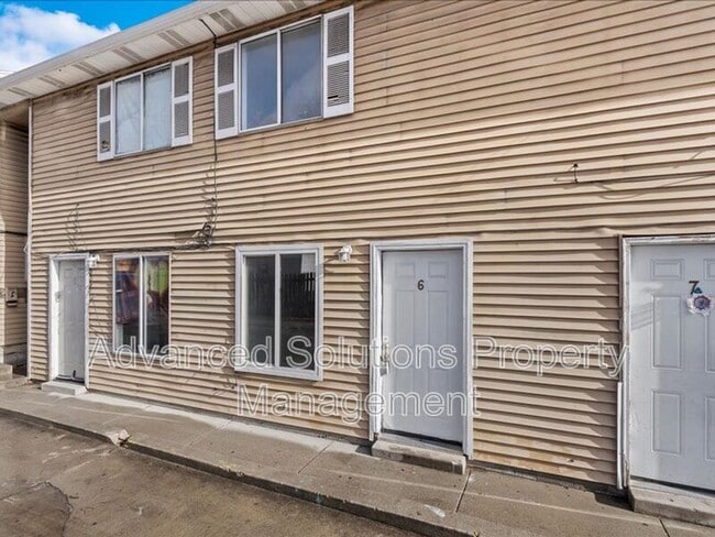 Photo - 1211 Iola Ave Apartment