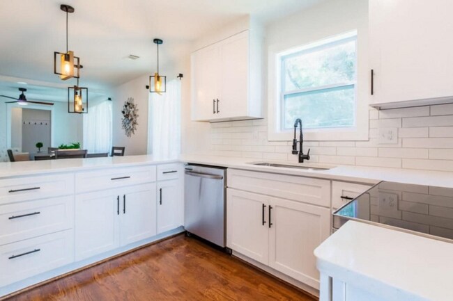 Foto del edificio - 2235 Baker Rd NW
