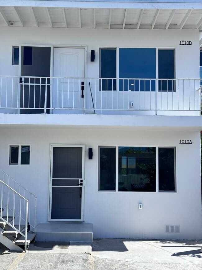 Building Photo - 1010 Orange Grove Ave