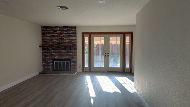 Building Photo - 2875 Atlanta Dr