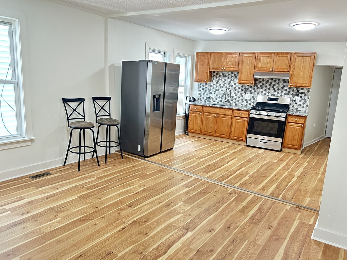 Kitchen / Living Room - 27 Alston St