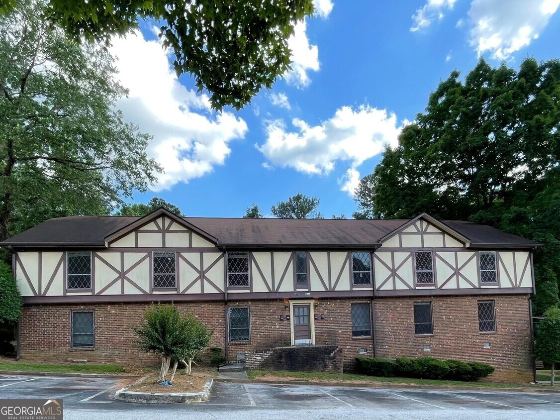 3191 Abbeywood Dr, Decatur, GA 30034 Condo for Rent in Decatur, GA