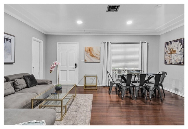 Building Photo - 345 NE 107th St