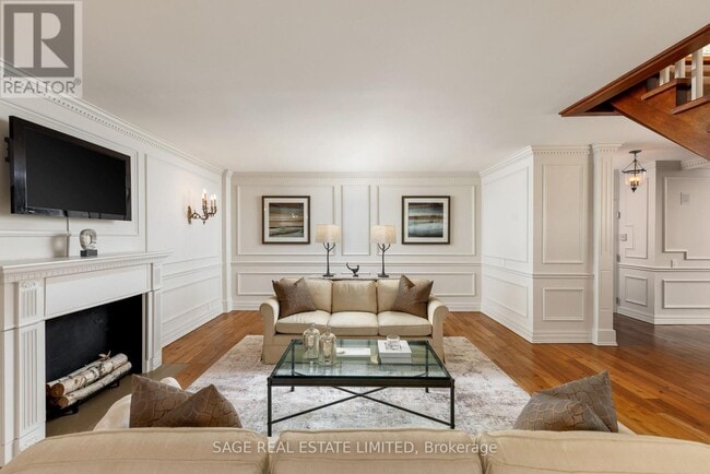 Building Photo - 55 A Avenue Rd