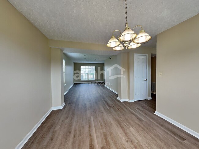 Foto del edificio - 5627 Wynridge Ct