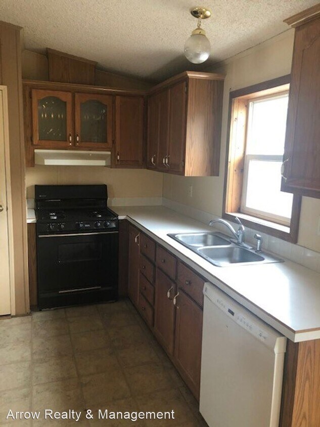 Primary Photo - 3 br, 2 bath House - 214 Lincoln Ave.