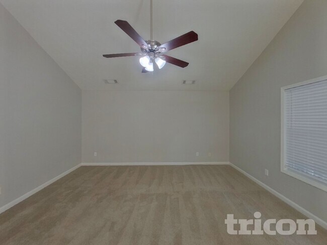 Foto del edificio - 348 Shadowbrooke Cir SW