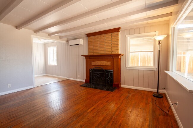 Foto del edificio - 723 N Orange Ave