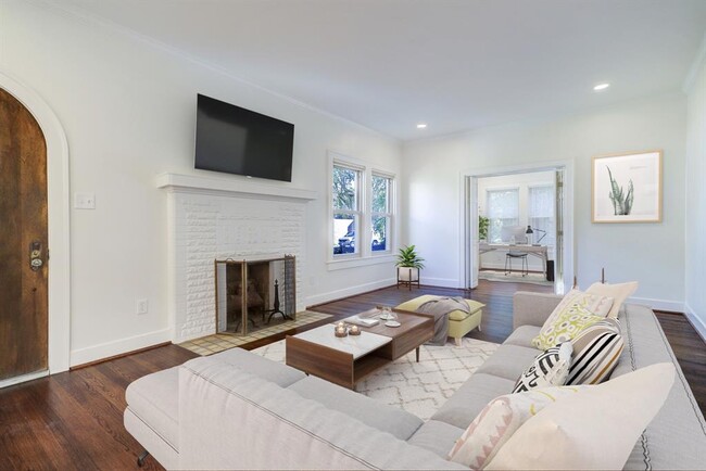 Building Photo - 2114 Westgate Dr
