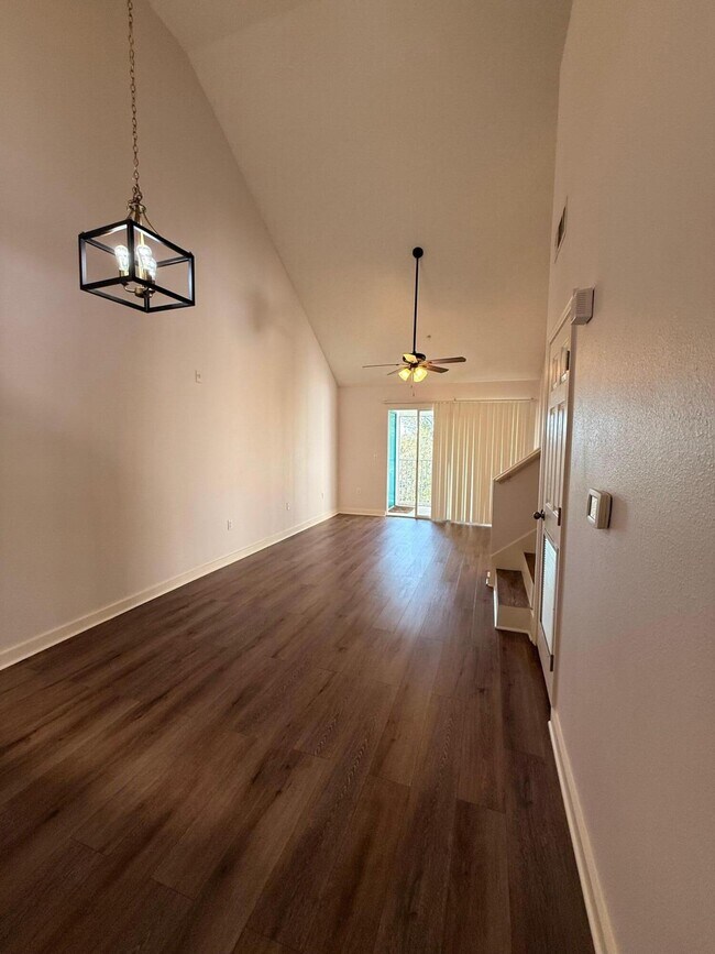 Foto del edificio - 4276 Calinda Ln
